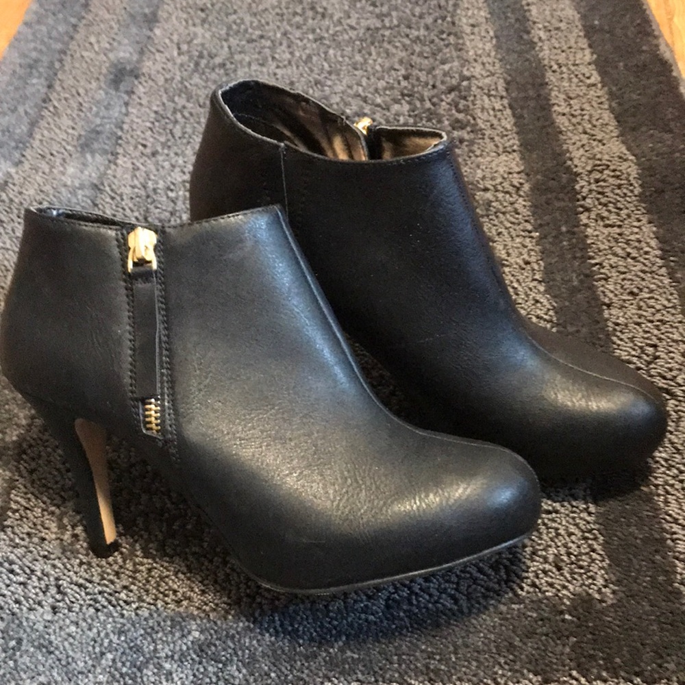 Madden Girl Ginger Booties Size 6.5 in Black